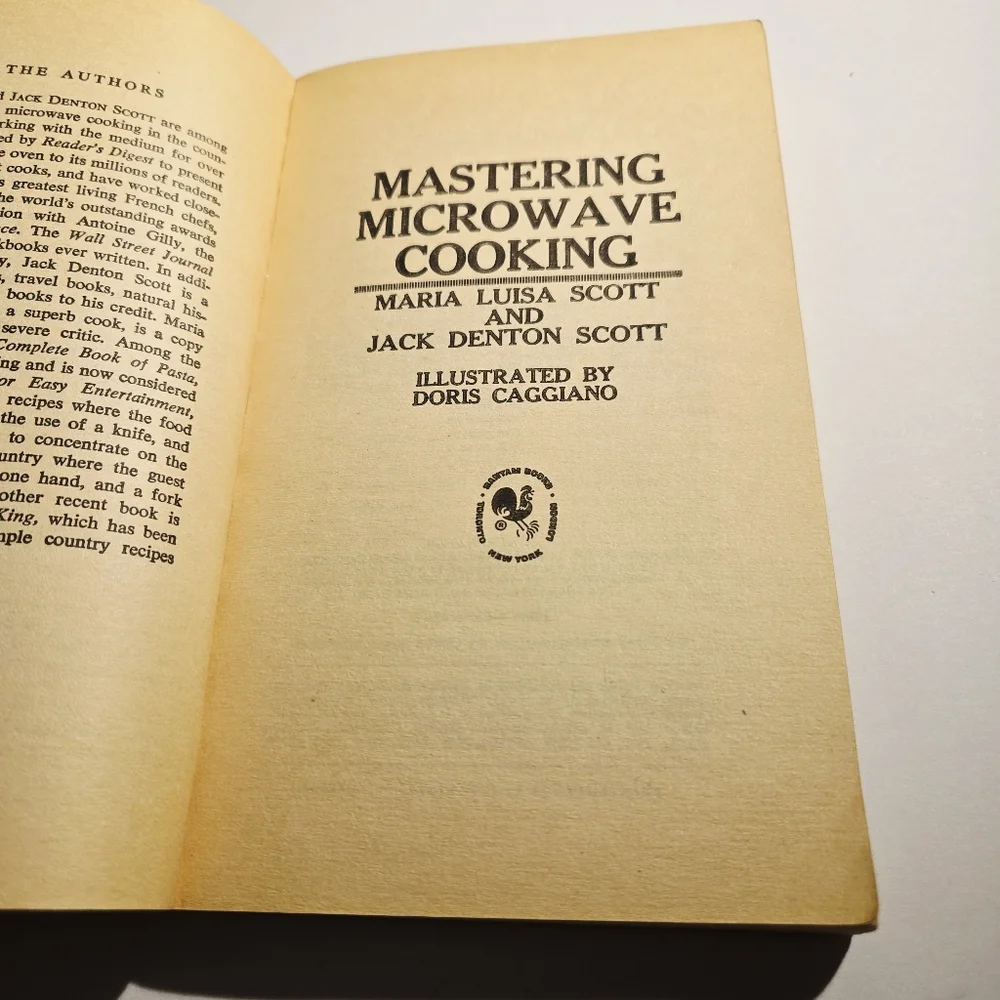 Mastering Microwave Cooking Maria Luisa Scott 1979 Bantam Vintage Cookbook PB